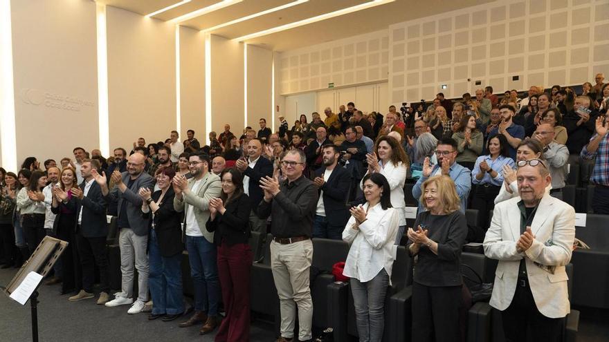 Compromís da una demostración de fuerza en Ontinyent con un lleno en los premios Roure a un año de elecciones