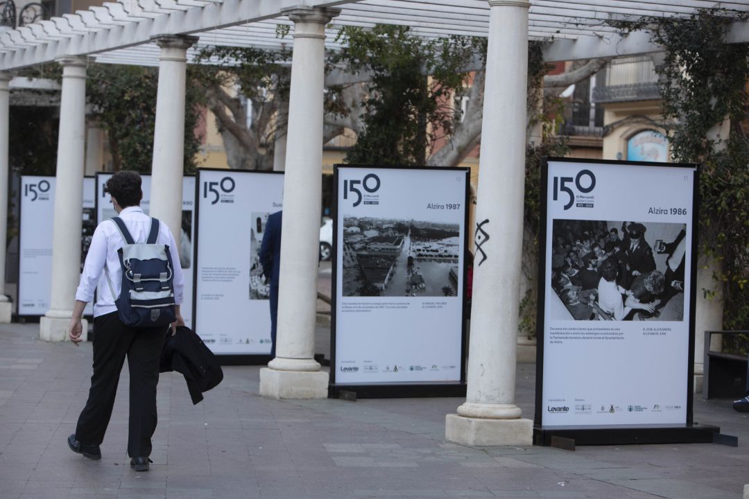 Inauguración de la exposición 150 años de Levante-EMV en Alzira