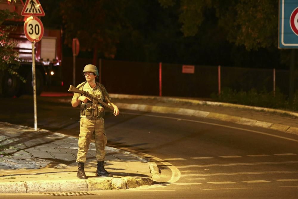 Soldats de l'exèrcit turc desplegats a Istanbul