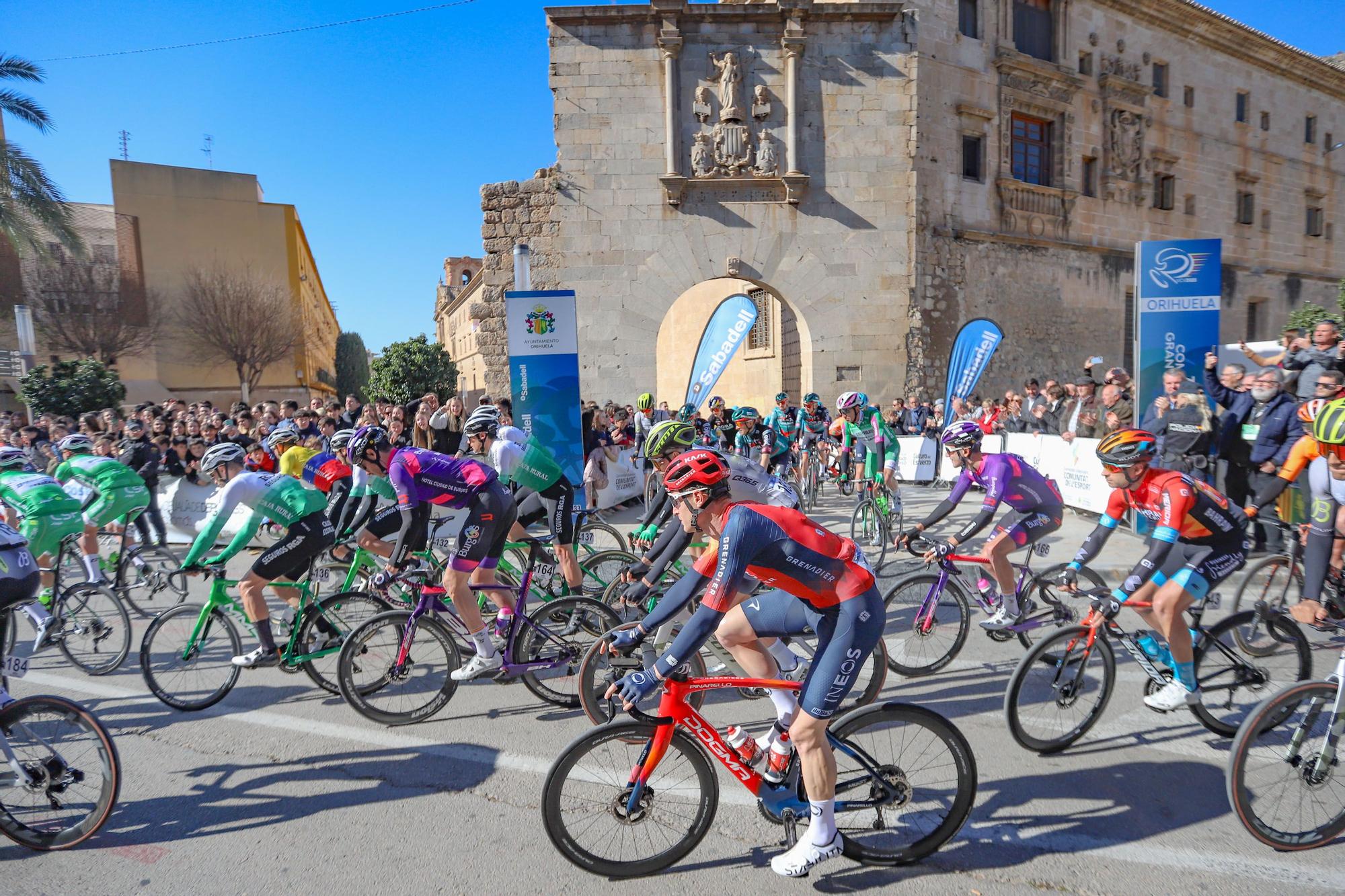 Salida de la 74 Vuelta Ciclista a la Comunidad Valenciana desde Orihuela