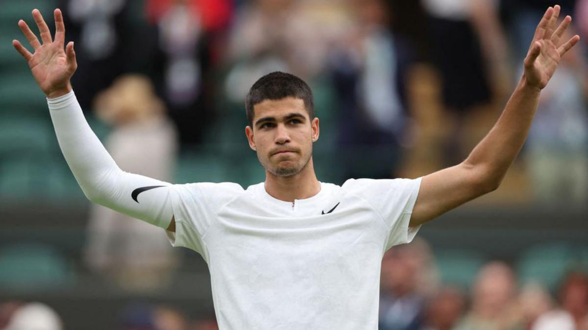 Alcaraz, tras su victoria de ayer en Wimbledon. |  // REUTERS