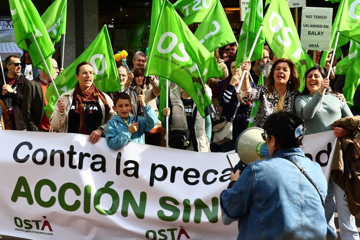 En imágenes I Protesta de los trabajadores de BSH Atención al Usuario en Zaragoza