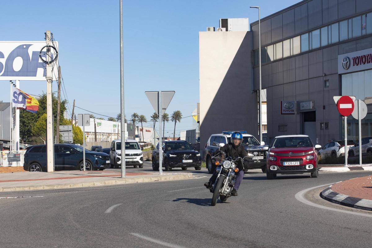 Empresas e industrias del polígono de la Carretera d'Albalat en Alzira, en una imagen de archivo.