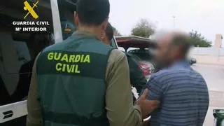 Un jornalero apedrea salvajemente a desconocidos en Torre Pacheco y manda a uno al quirófano