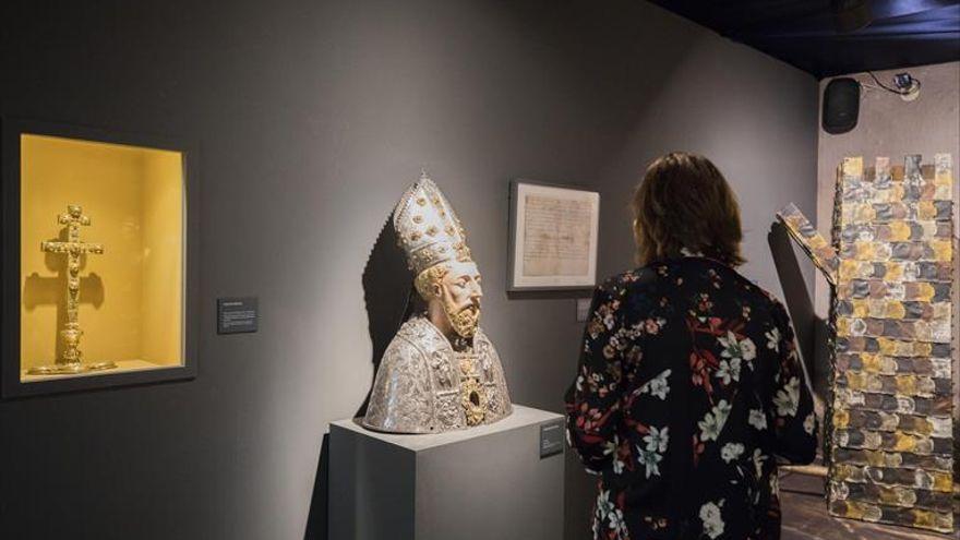 La exposición &#039;Pasión por Zaragoza&#039; en el Patio de la Infanta de Zaragoza es el germen de esta publicación.