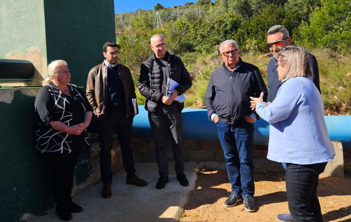 El alcalde, Rafael Albert, en una visita en la recepción de la obra junto a la vicealcaldesa, Araceli de Moya.