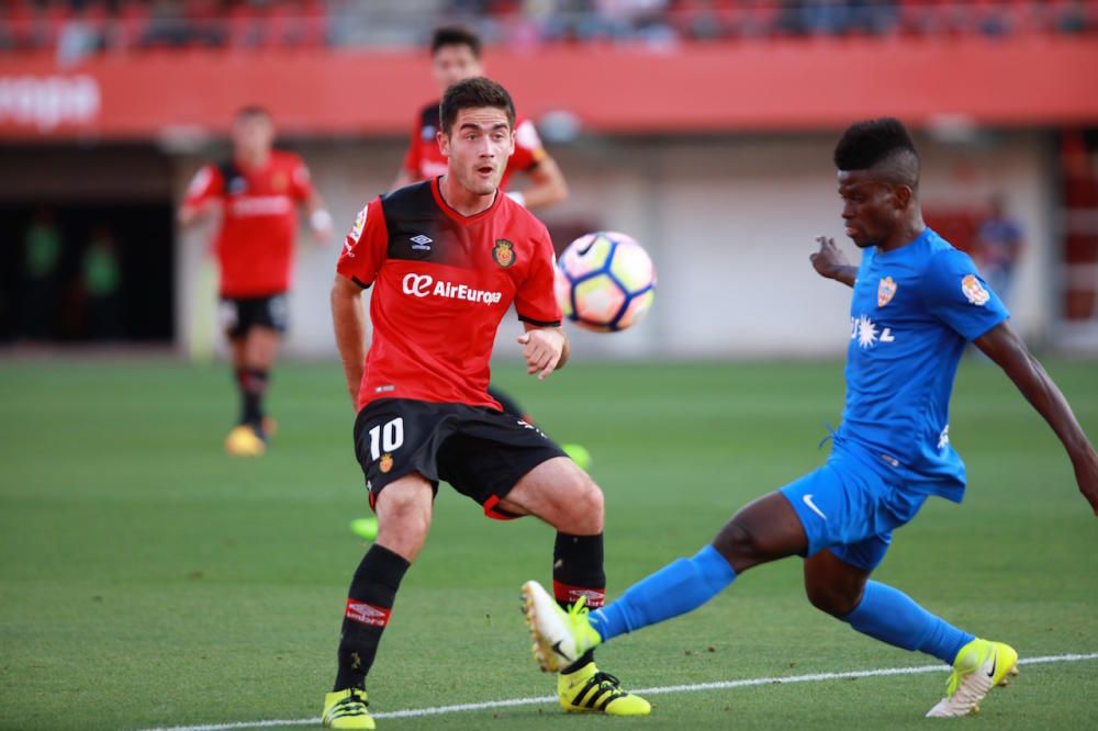 Real Mallorca kämpft weiter verbissen gegen den Abstieg. Der Zweitligist hat am Samstag (20.5.) im Stadion von Son Moix gegen Almería drei wichtige Punkte geholt.