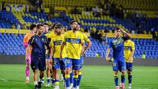 Punto de pico, pala, patadas y San Churripi para la UD Las Palmas