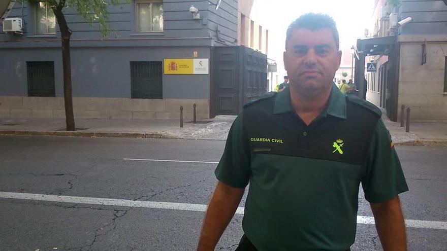 Expedientan a un guardia civil por convocar una manifestación de apoyo a un compañero