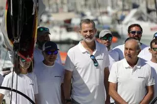 Felipe VI se pone al mando del Aifos 500 en la primera regata de la Copa del Rey