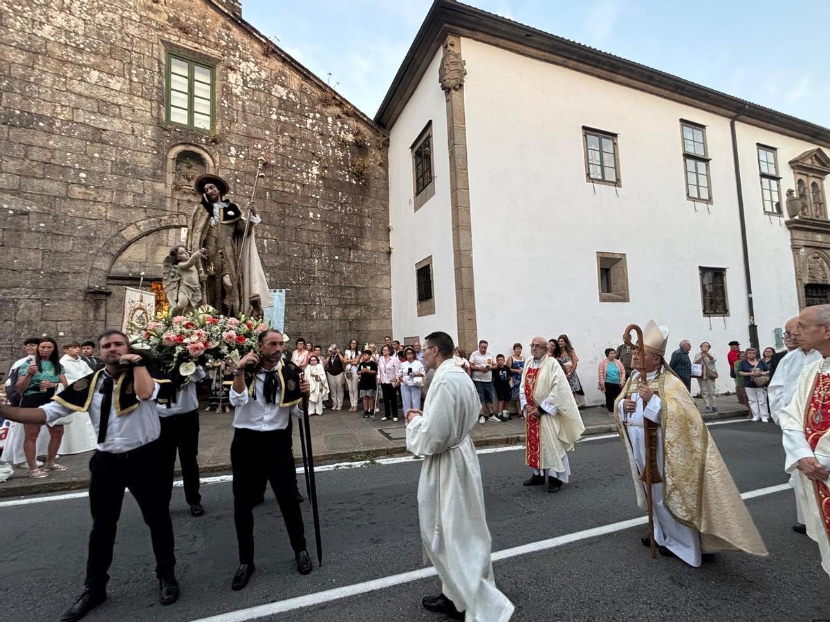 Santiago honra a San Roque con su tradicional procesión Santiago honra a San Roque con su tradicional procesión