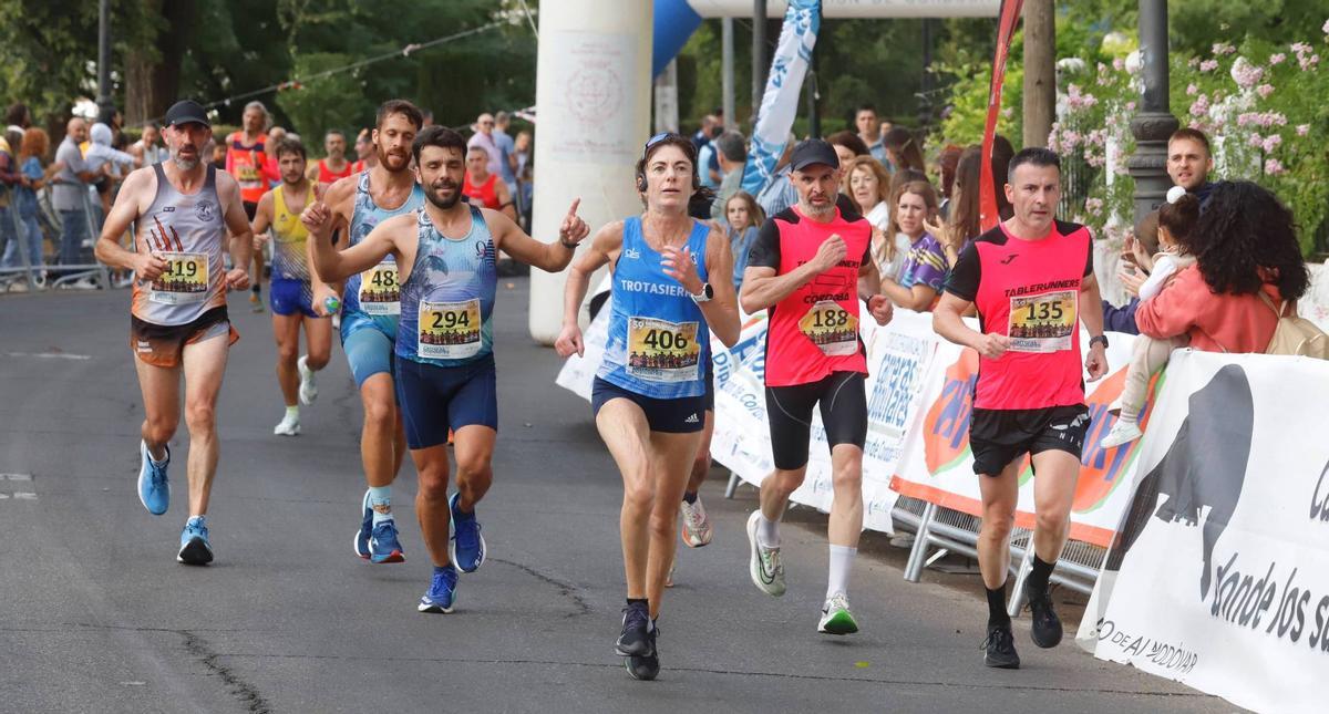 Un grupo de atletas, en los últimos metros de la pasada edición.