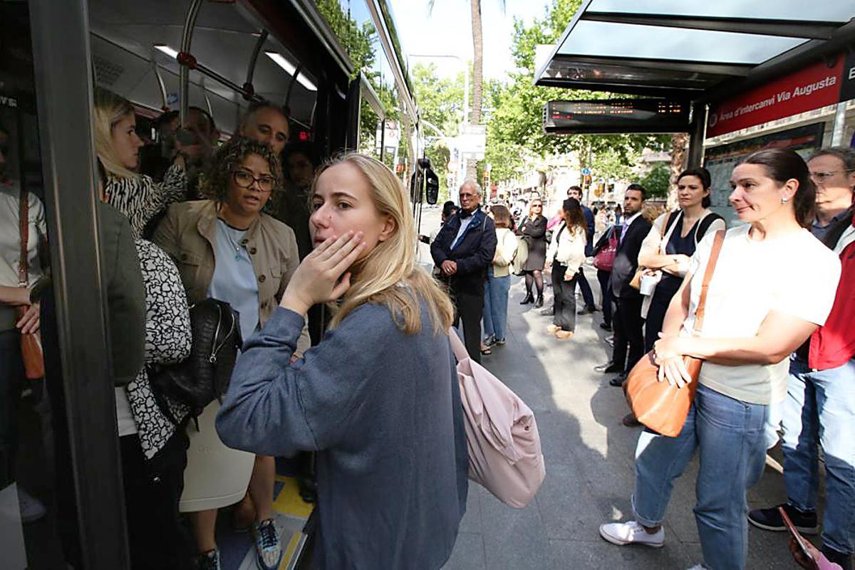 Huelga de 24 horas en la red de autobuses de Barcelona