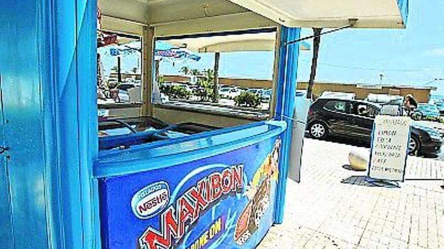 Quejas contra un puesto de comida del mercadillo artesano