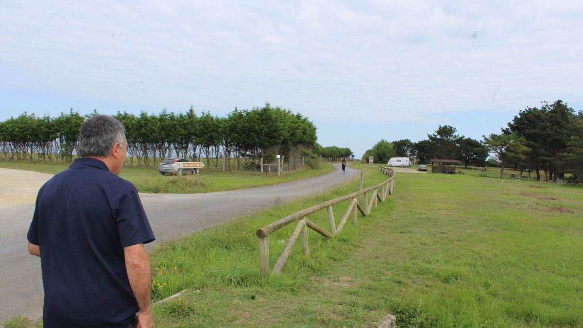 Fernando García, en la zona que se ubicaba el campo de concentración de Arnao, que hoy es un área recreativa