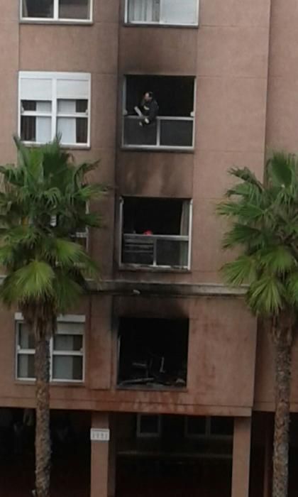 Incendio en una vivienda del barrio de Siete Palma