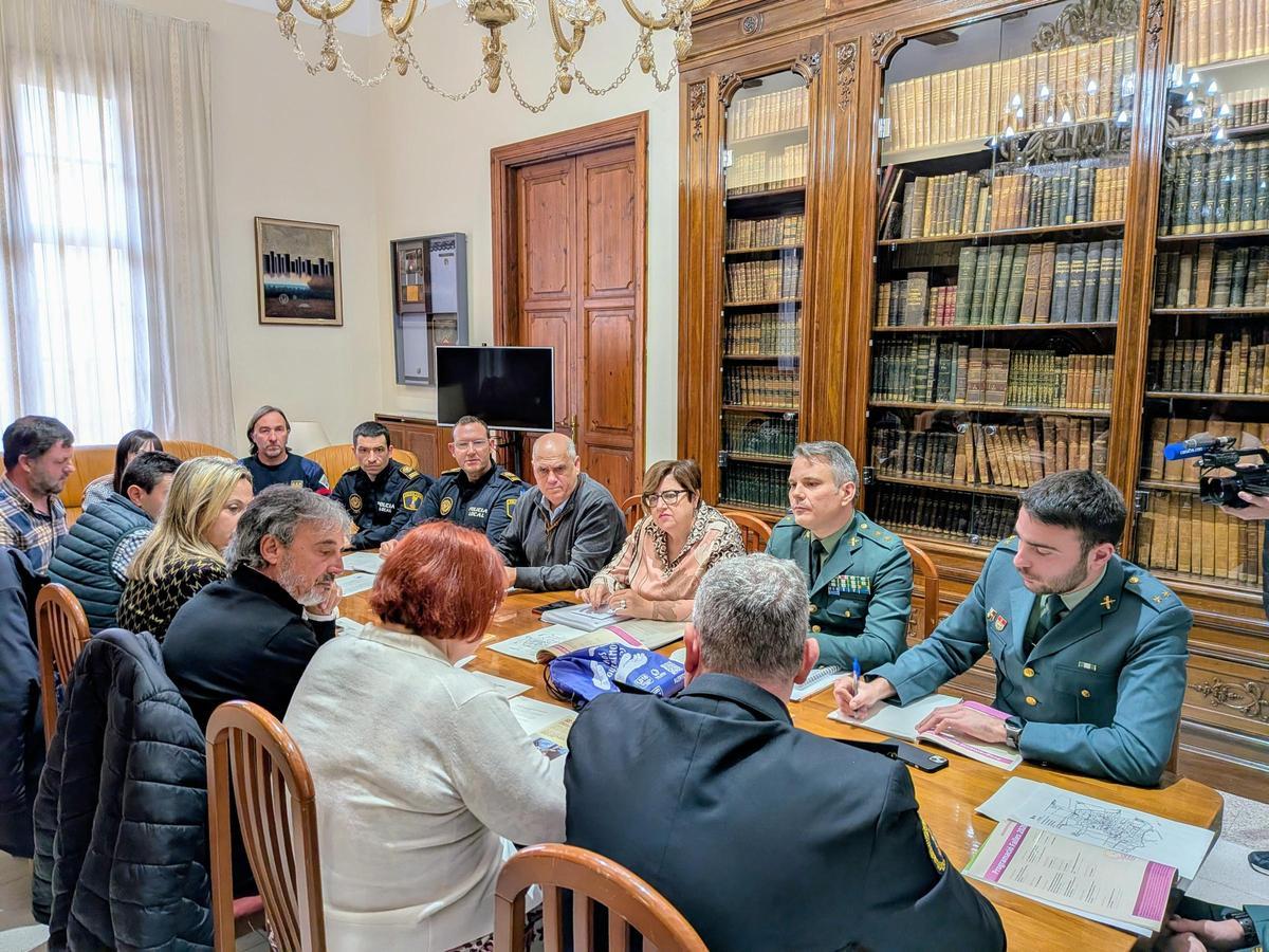 La Junta Local de Seguridad ha abordado la definición de operativos y coordinación entre organismos durante las Fallas 2026 de Benicarló.