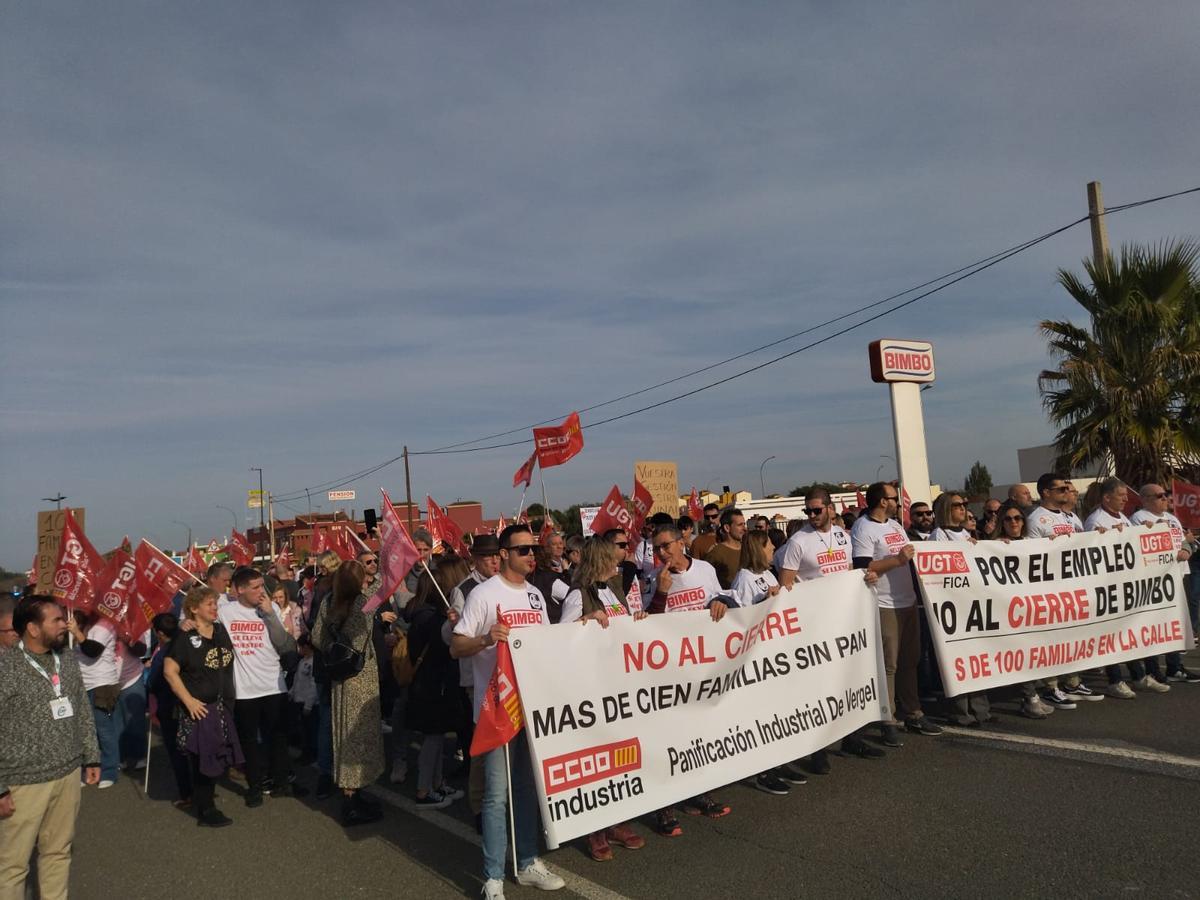 Manifestación contra el cierre de la histórica factoria de Bimbo en El ...