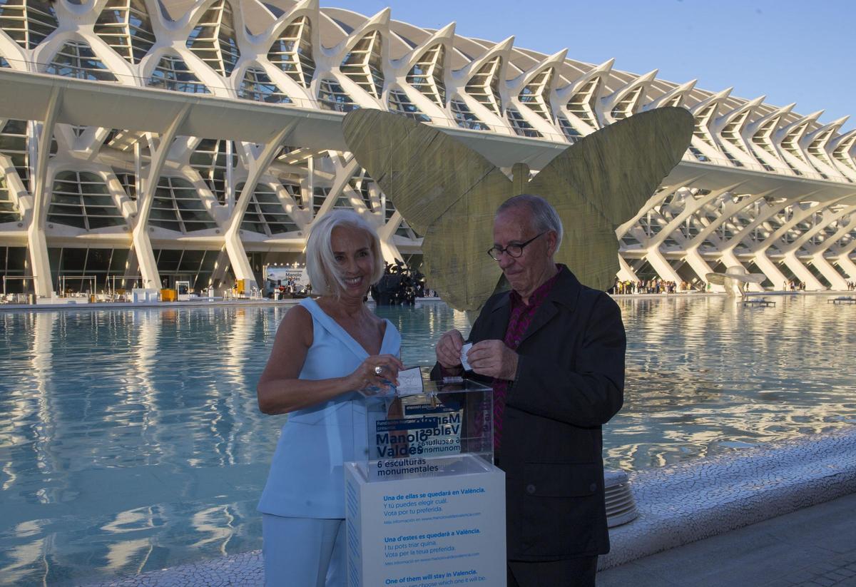 Fiesta de presentación de las esulturas de Valdes en la Ciudad de las aartes y las ciencias. Hortensia Herrero. Manuel Valdés