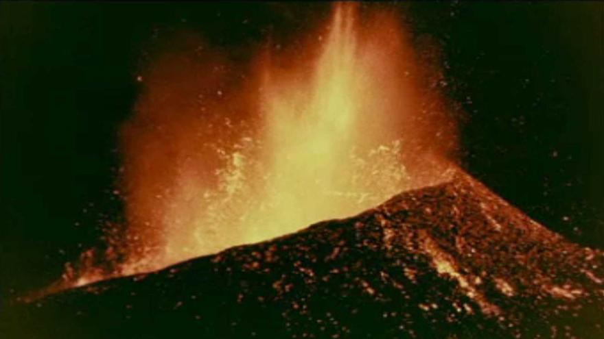 Más de medio siglo de la erupción del Teneguía: la expulsión de lava al detalle