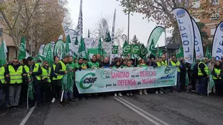 "¡Vamos a salvar Muface y a defender a miles de familias!", el grito de 35.000 funcionarios en las calles de Madrid