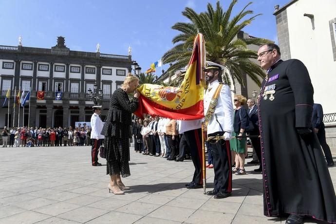 01-03-20  LAS PALMAS DE GRAN CANARIAS. PLAZA DE SANTA ANA. LAS PALMAS DE GRAN CANARIA. Jura de bandera en Santa Ana. Acto de jura o promesa ante la bandera de personal civil, en la plaza de Santa Ana, con motivo del 483 Aniversario de la InfanterÍa de Marina y el 80 Aniversario de la InfanterÍa de Marina en Canarias.    Fotos: Juan Castro.