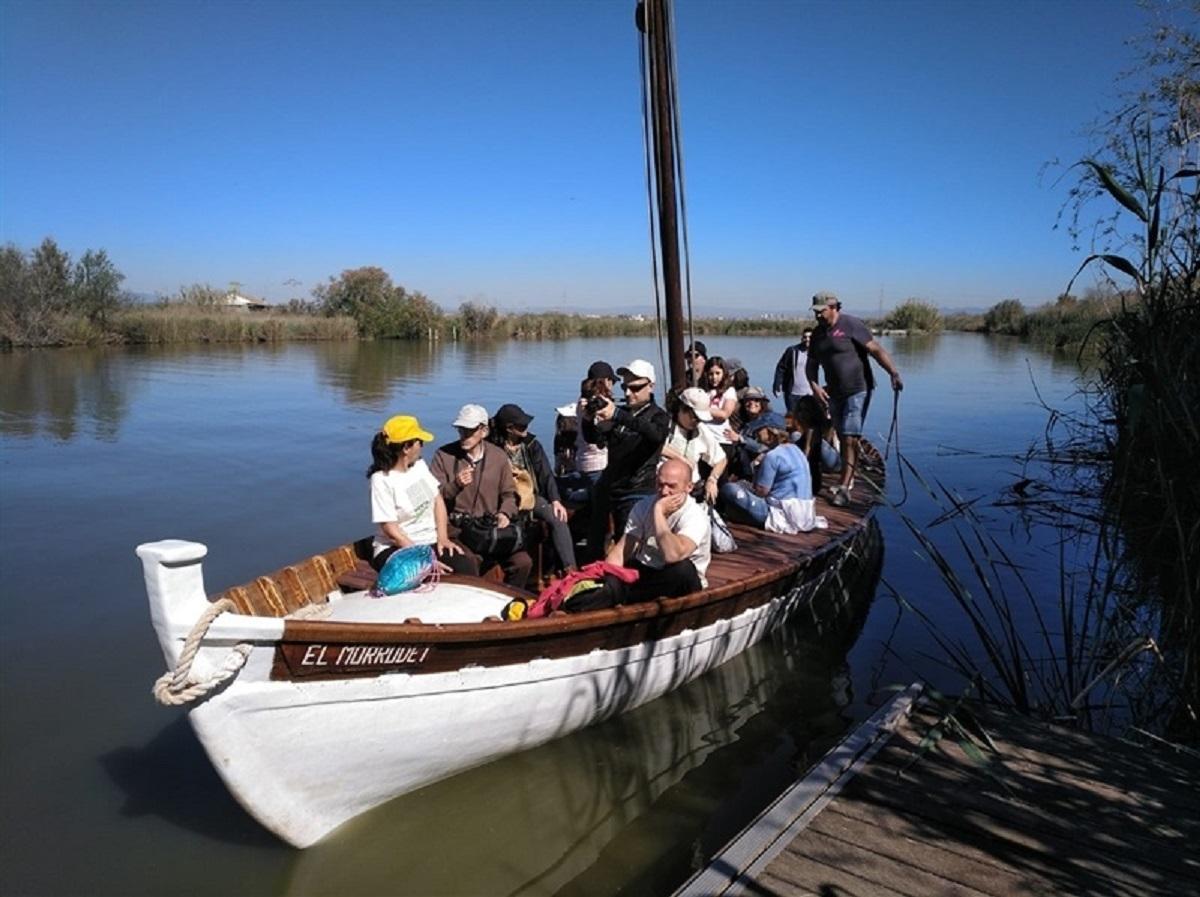 Passeig en barca per l'Albufera.
