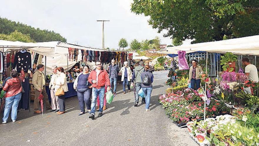 La feria celebrada en el campo de la fiesta de Figueirido. // G.S.