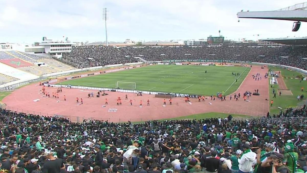 Arrestan 270 hinchas en un partido de fútbol en Marruecos.