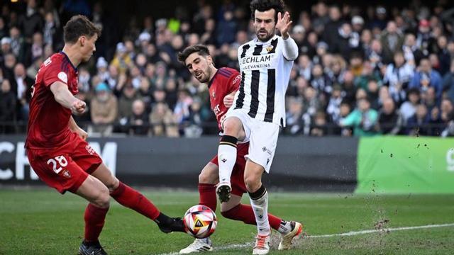 Iago Indias, en un partido de Copa del Rey contra el Osasuna, con la camiseta del Castellón. | MEDITERRANEO