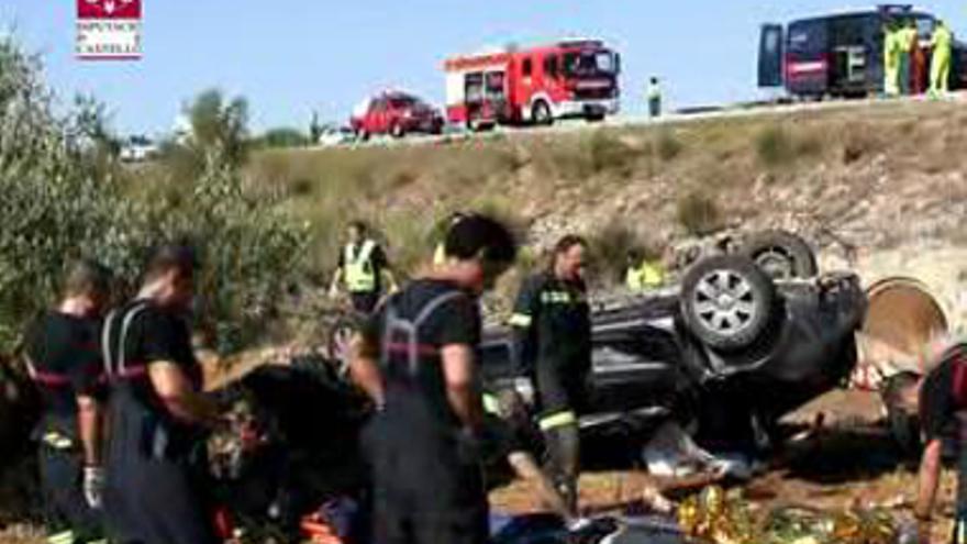 Un muerto y dos heridos graves en un accidente de tráfico en Torreblanca