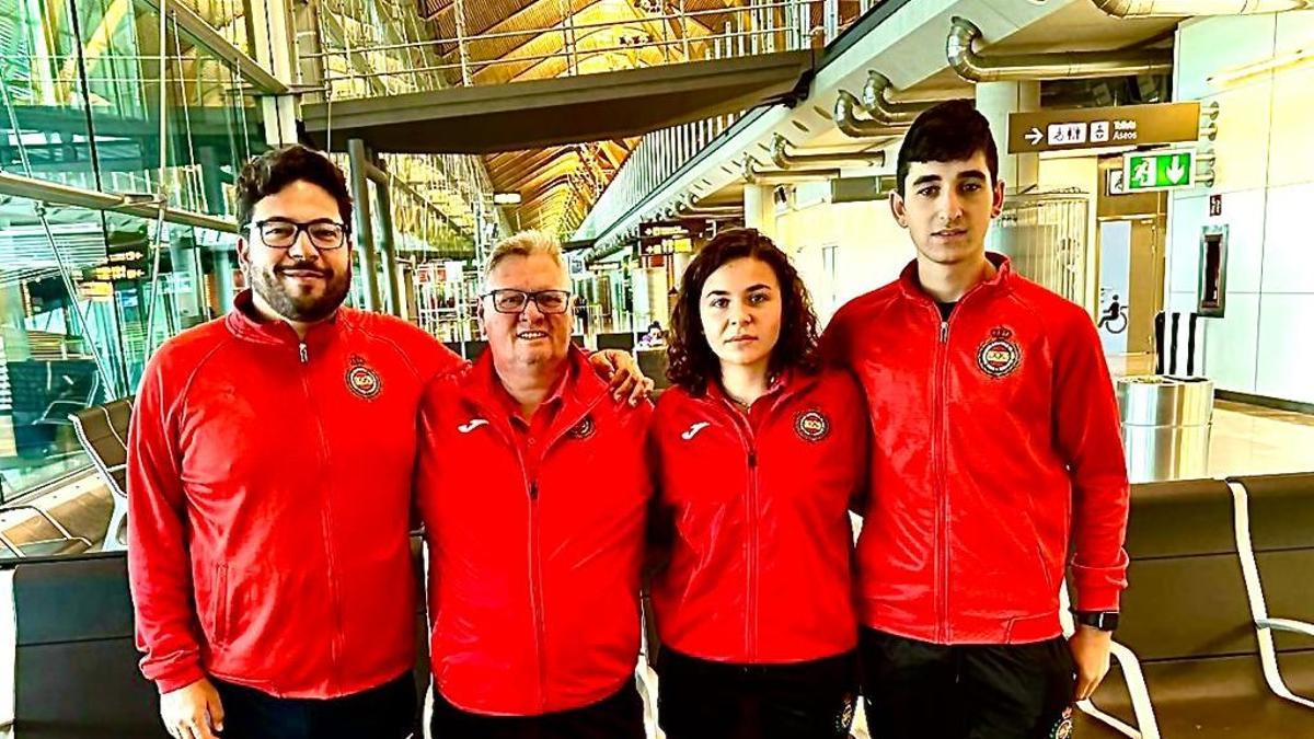 La viseña Noelia Pontes, junto a sus compañeros de la selección española de tiro.