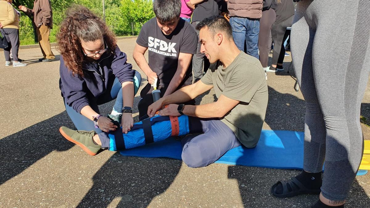 Alumnos participantes en las jornadas formativas “Emergencias: Rescate Rural y Natural” en Trabazos.