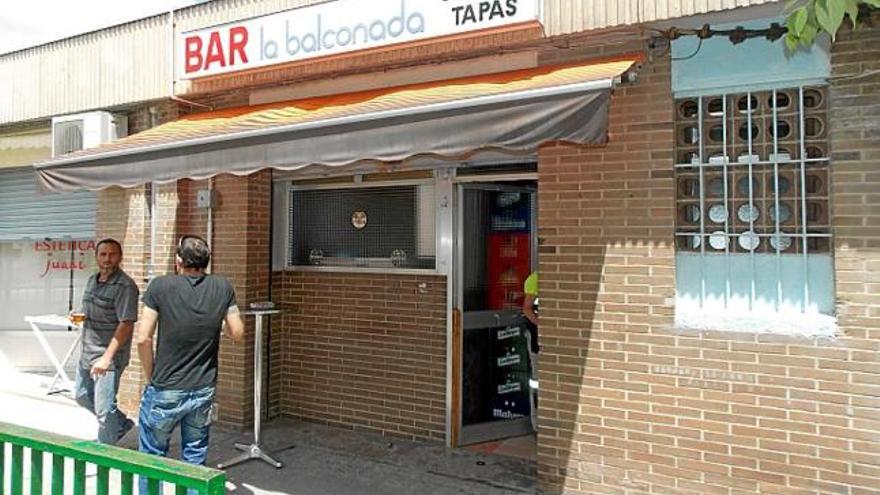 El setè assalt a cop de tapa de claveguera fa créixer l&#039;alarma als bars de Manresa