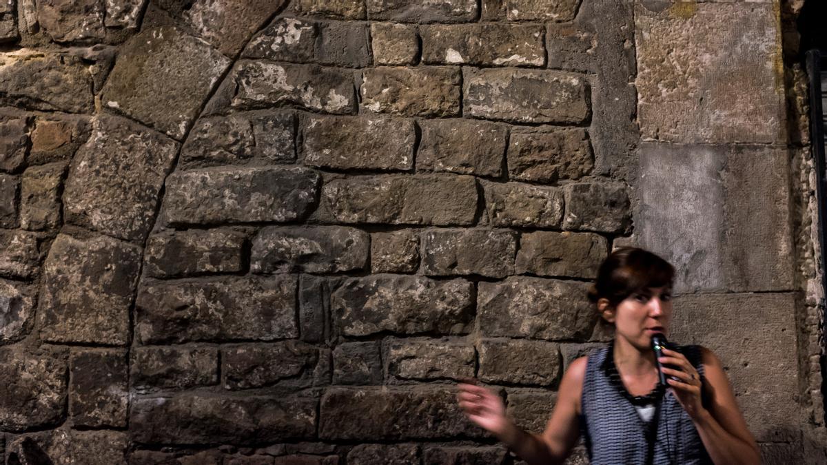 Esta pared es la versión barcelonesa de las caras de Bélmez. Flor de Lliri es una de las paradas de la ruta 'Fantasmas de Barcelona'.