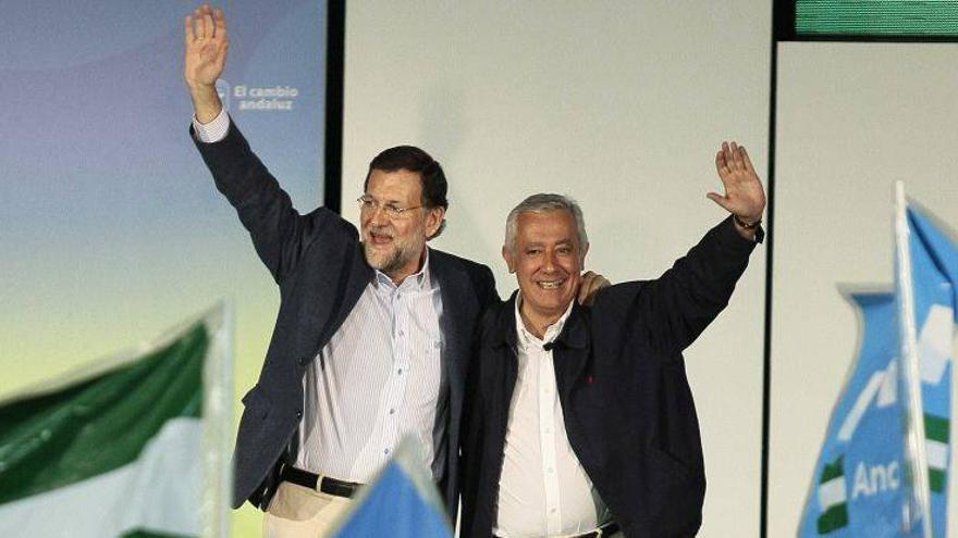 Rajoy afirma que España está &quot;en transición hacia un tiempo nuevo&quot;