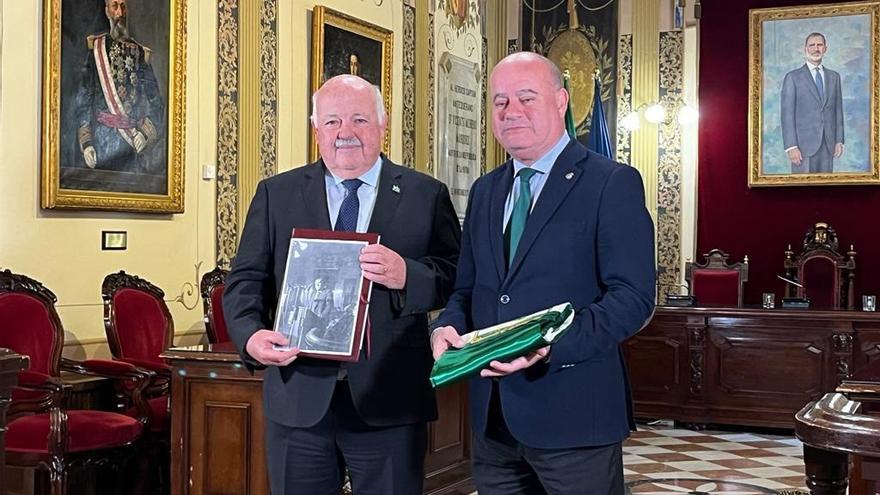 El Parlamento andaluz celebra dividido el Pacto de Antequera