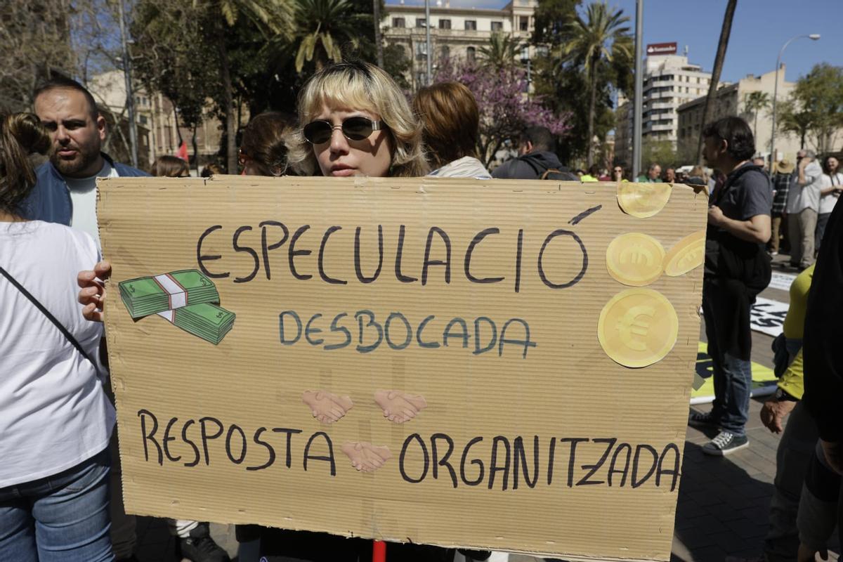 FOTOS: Manifestación por la crisis de la vivienda en Palma