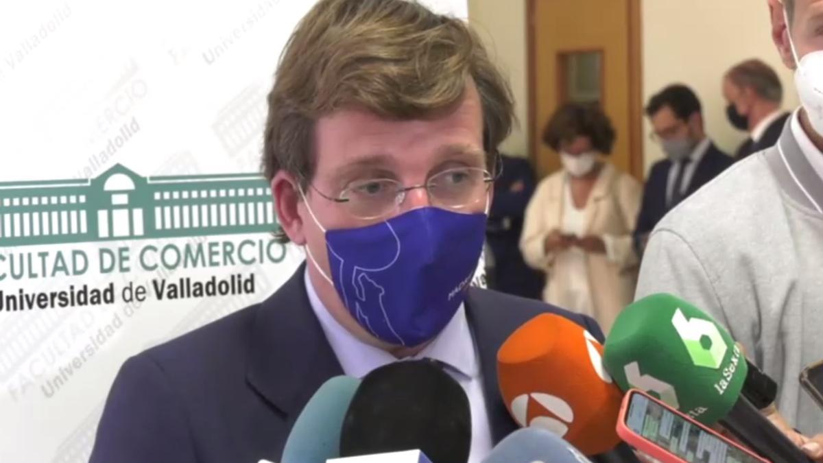 Almeida alabando a Mañueco en Valladolid.