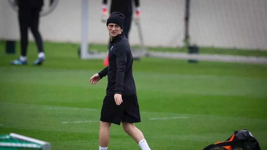 Hansi Flick confirmó que Gavi viajará a Bilbao y Newcastle