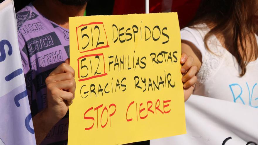 Detall d&#039;un dels cartells alçats durant la protesta a Girona.