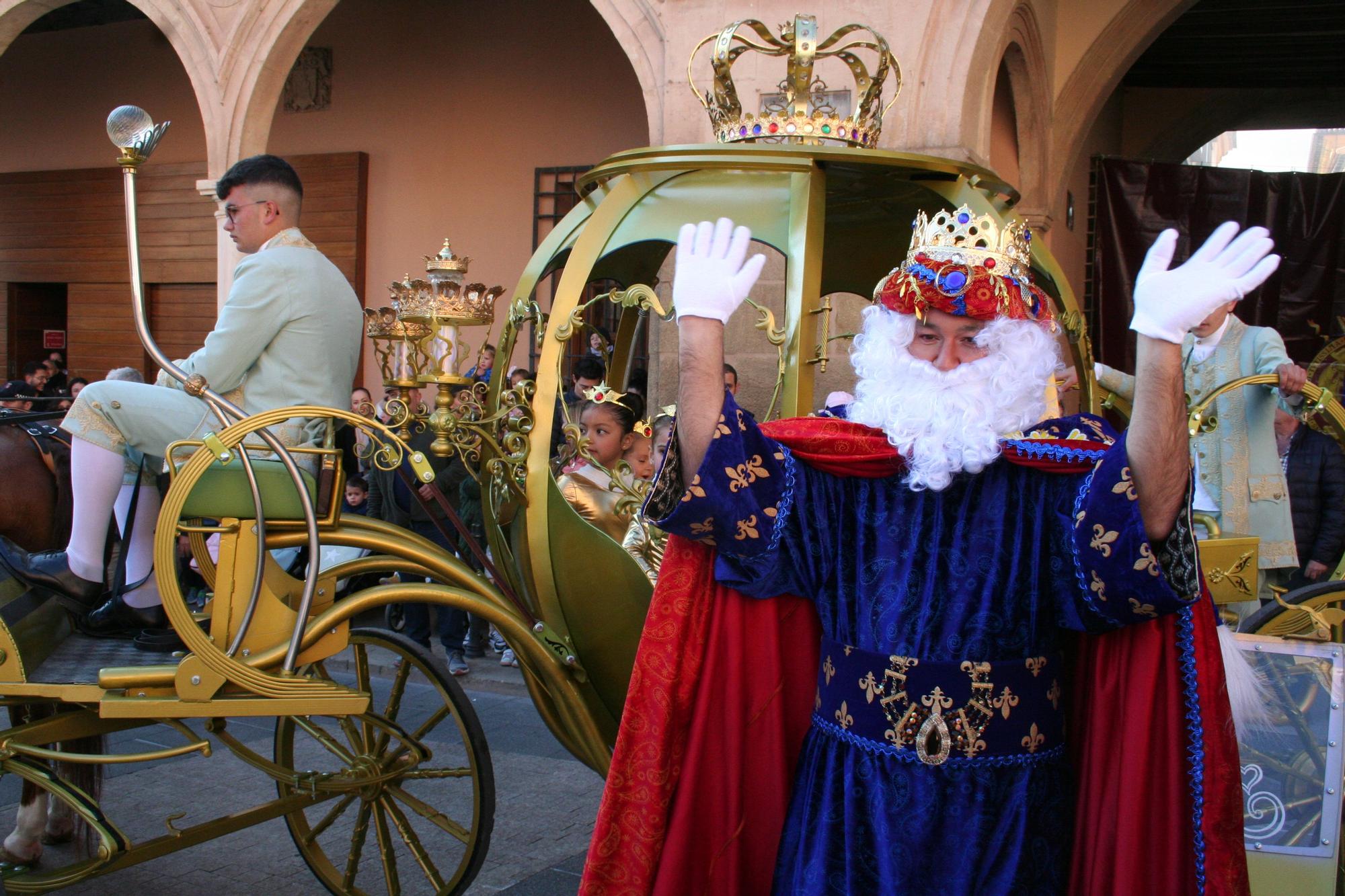 Los Reyes Magos llegan a Lorca en carroza de cuento