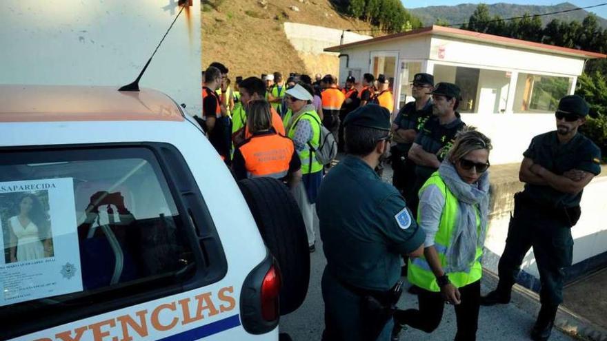 Múltiples unidades de la Guardia Civil prosiguen con la búsqueda de la joven en Taragoña. // Iñaki Abella