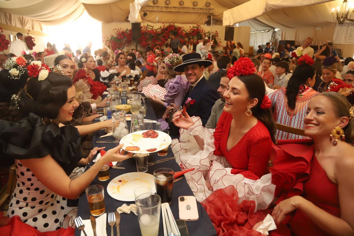 A.J.González Córdoba Domingo de Feria en el Arenal Feria de la Salud mayo