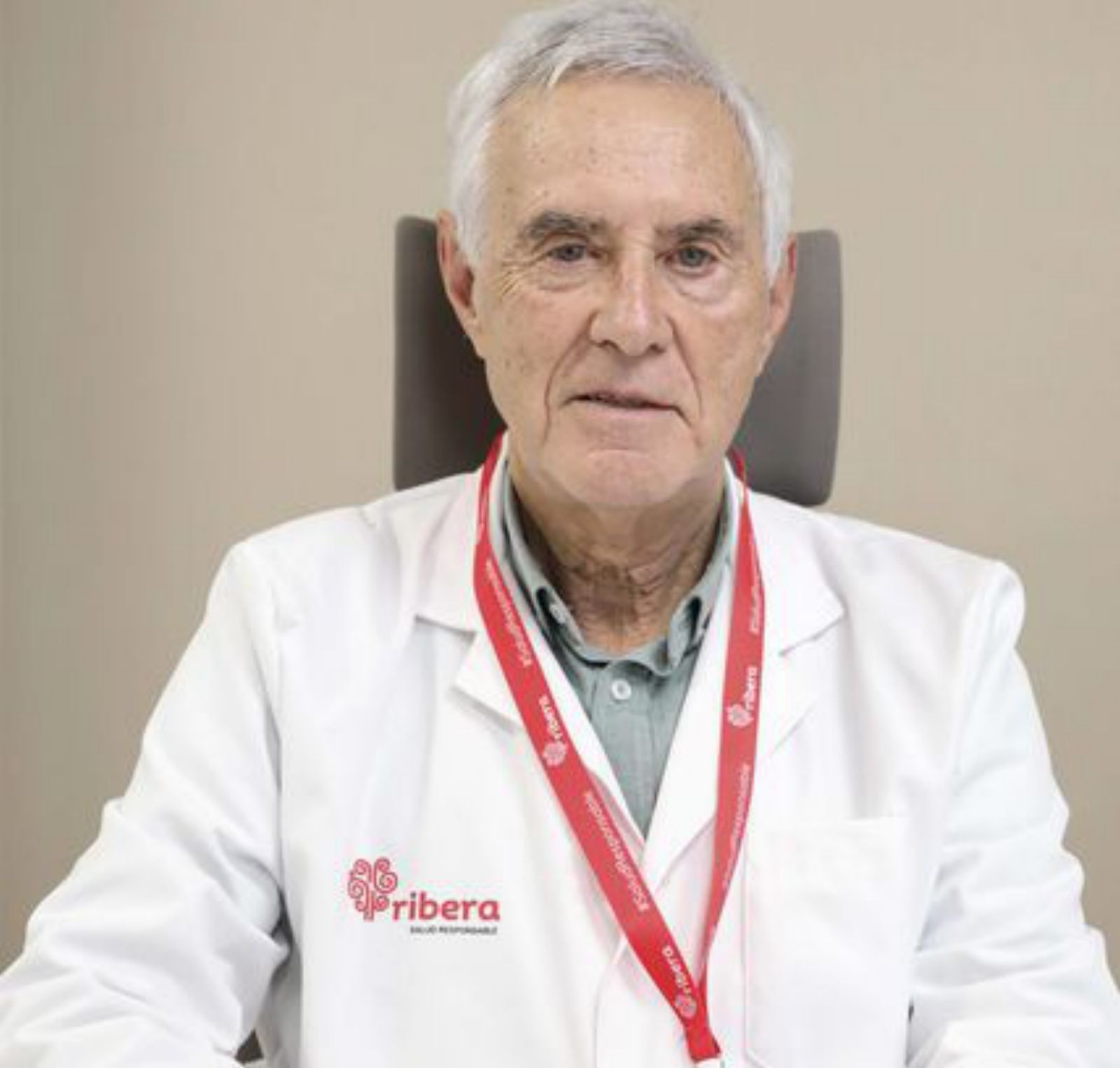 El Dr. Luis Molinos, neumólogo del Hospital Ribera Covadonga.