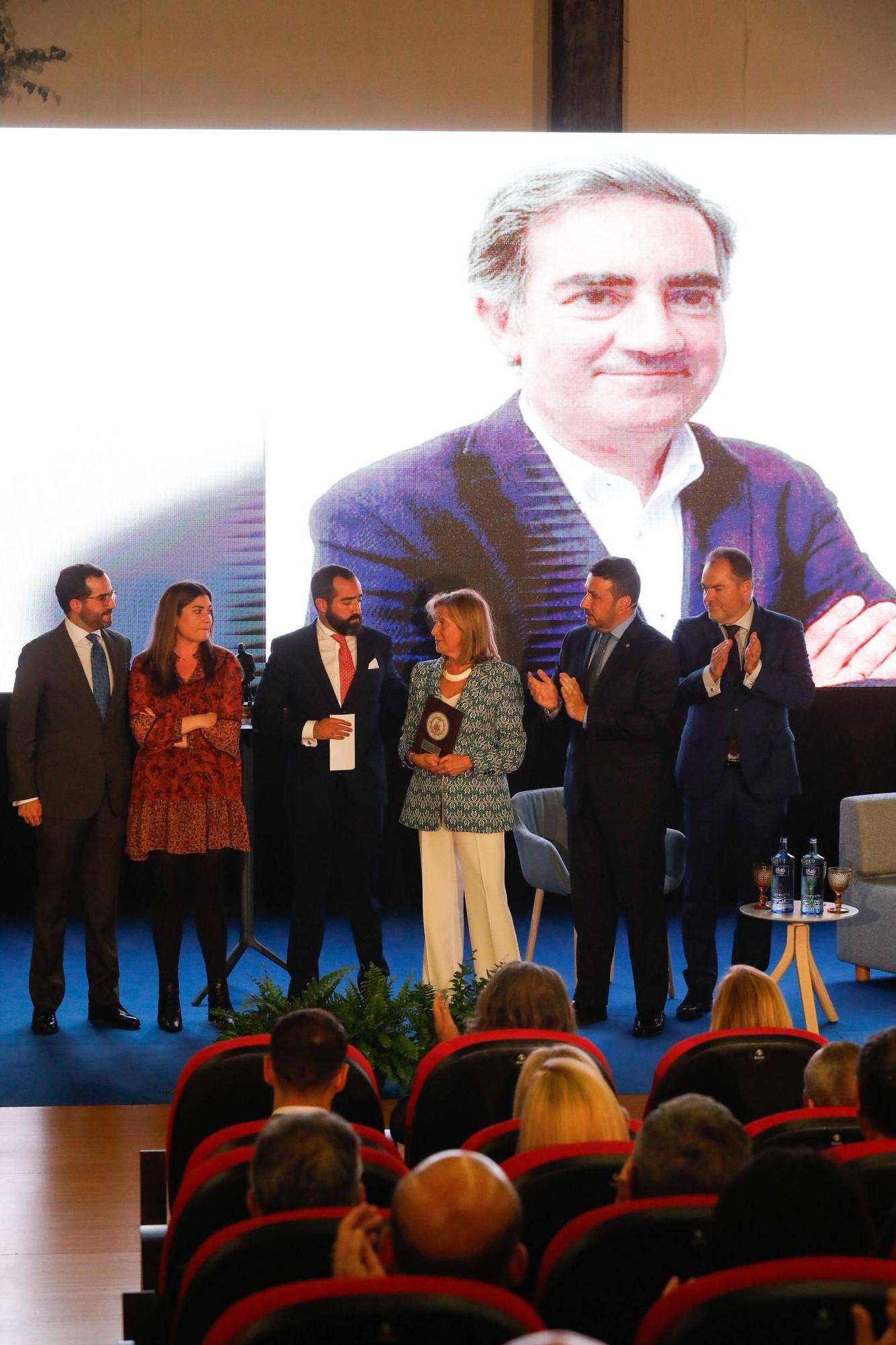 EN IMÁGENES: Los premios de la Cámara de Comercio de Avilés con el cardenal Artime entre los galardonados