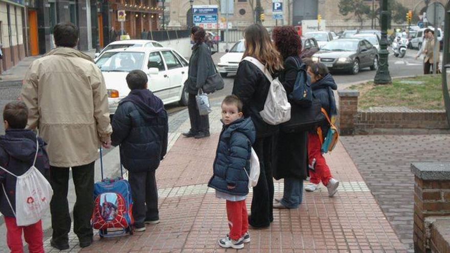 El 63,2% de los escolares en Zaragoza van al colegio a pie