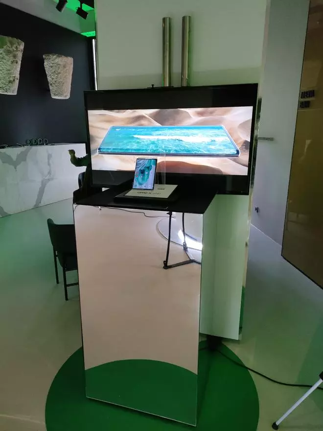 Así es el OPPO X 2021: el primer móvil enrollable