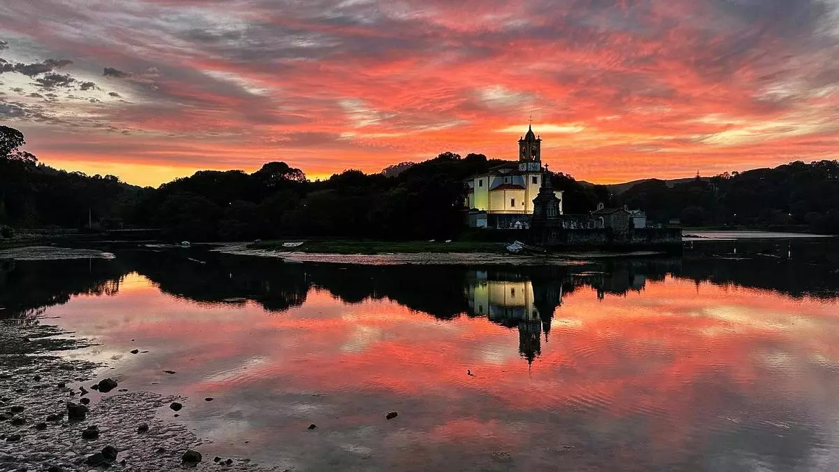 El político que eternizaba amaneceres: las últimas fotografías que Antonio Trevín hizo a su querido Llanes
