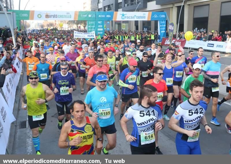 Atletas en el IX Marató BP de Castellón